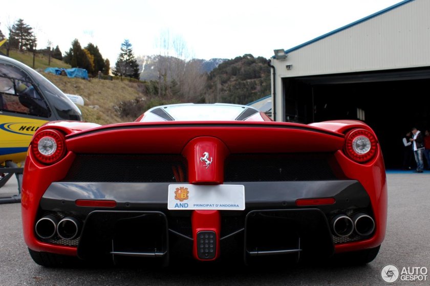 Феррари люсо