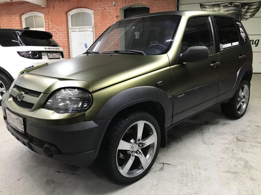 Шевроле Нива бронза металлик 151