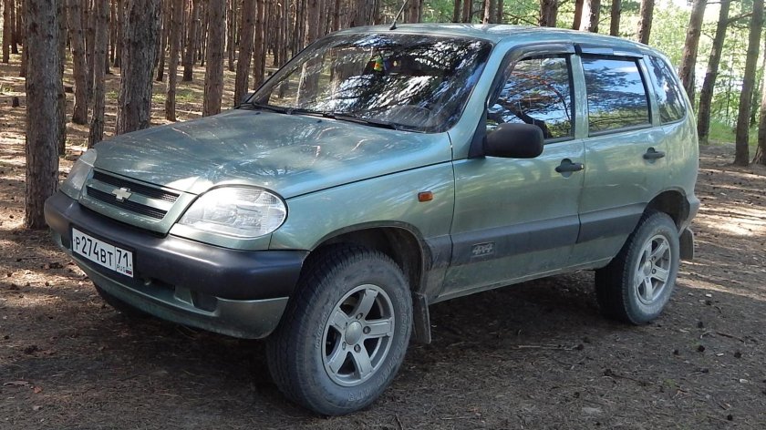 Нива Шевроле серый металлик кварц 2007