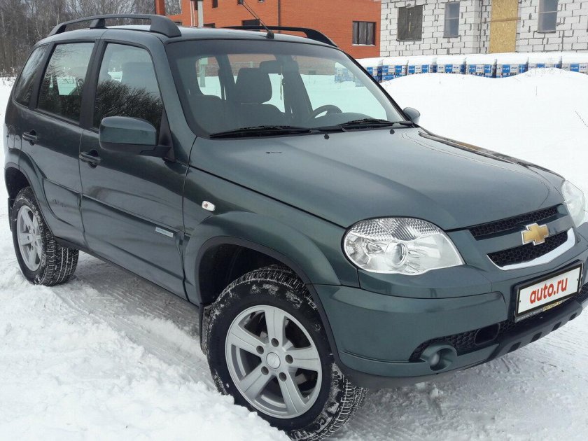 Нива Шевроле зеленая