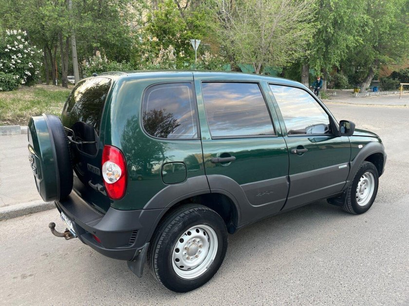 Шевроле нива бертоне зеленая