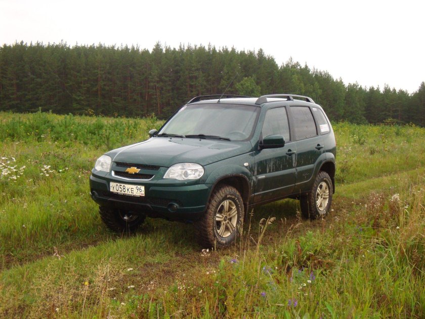 Нива Шевроле зеленая