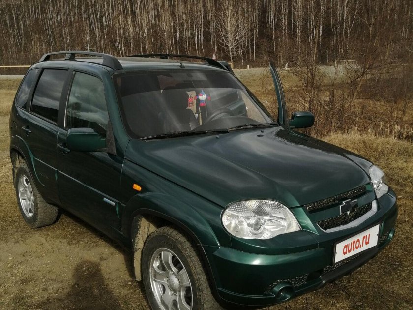 Нива Шевроле 2018 зеленая