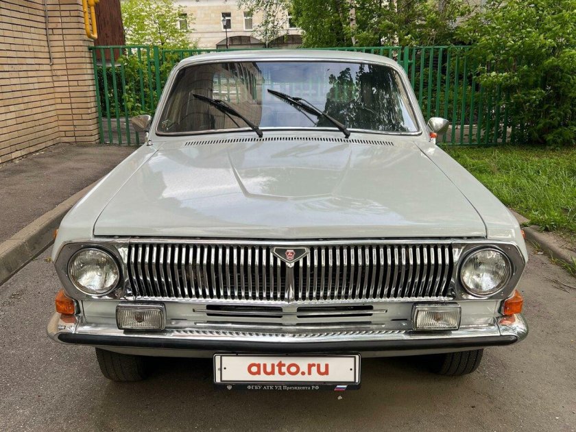 ГАЗ 2410 белая