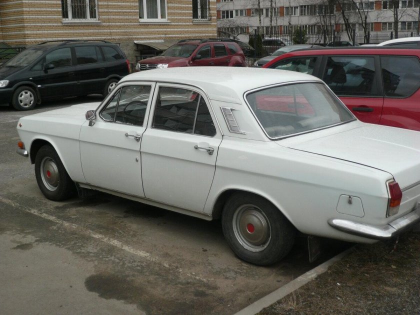ГАЗ 24 белая