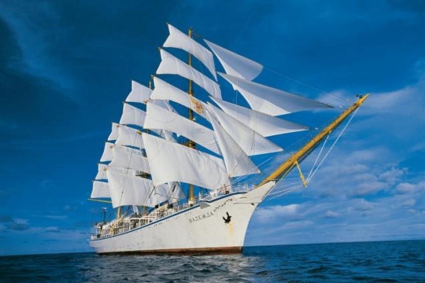 Парусник Надежда Владивосток