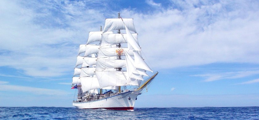 Парусник Надежда Владивосток