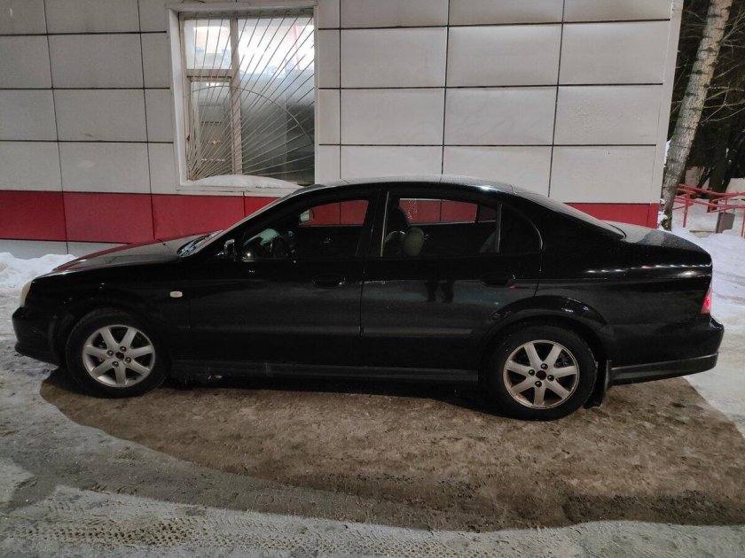 Шевроле эванда черная