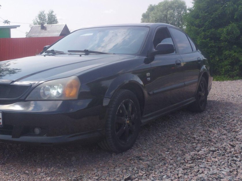 Шевроле Эванда черная