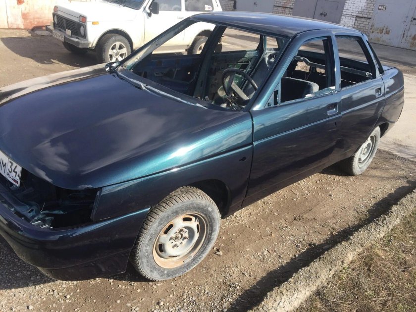 Lada 2110 сине-зеленый металлик
