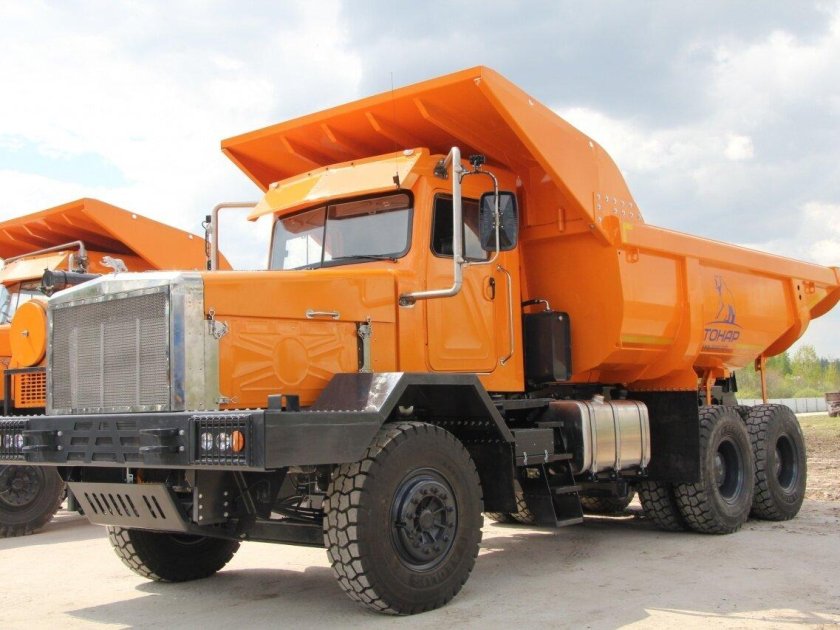 Карьерный самосвал Тонар-45251