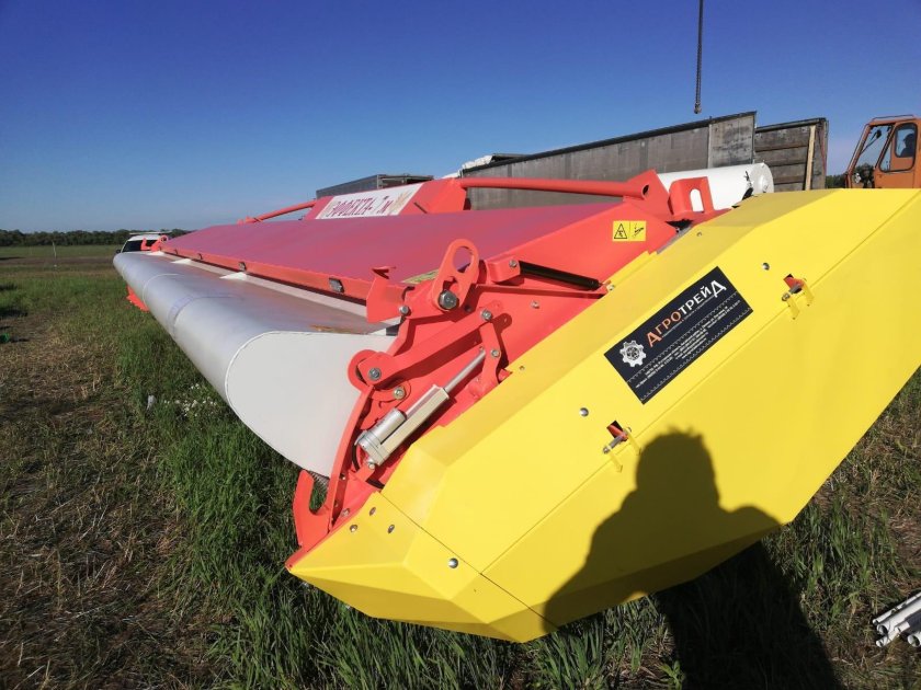 Очесывающая жатка