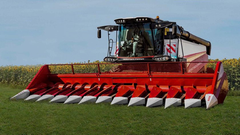 Жатка для уборки подсолнечника Ростсельмаш