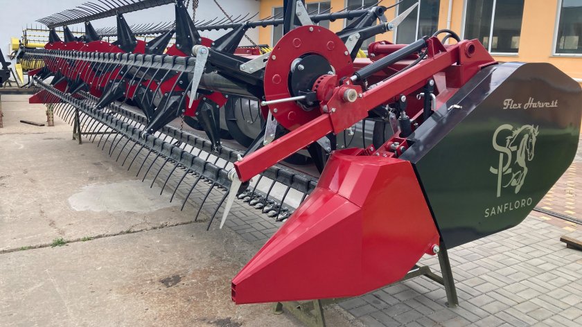 Жатка для уборки подсолнечника