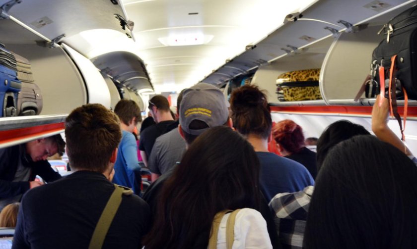Самолёт с туристами