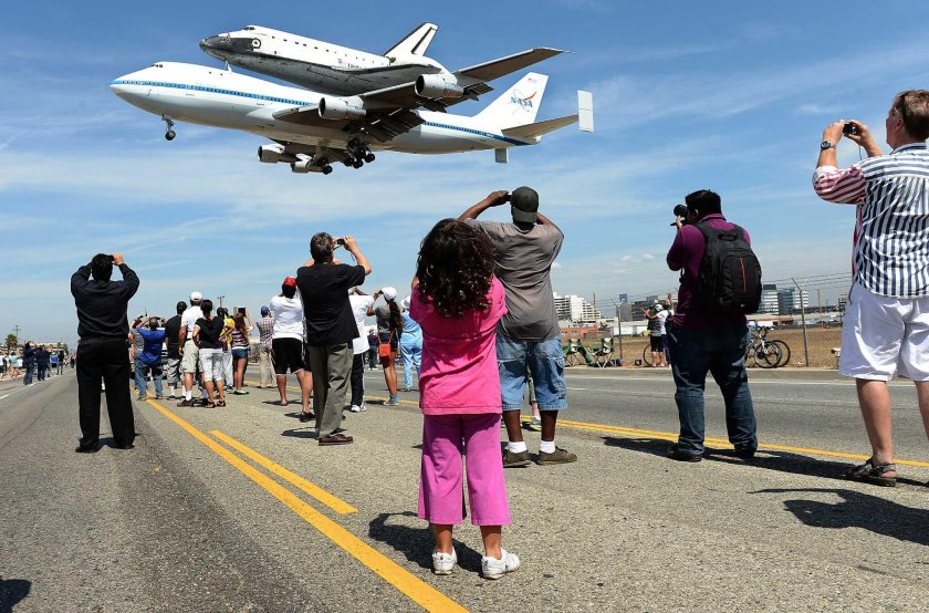 Шаттл над Лос Анджелесом