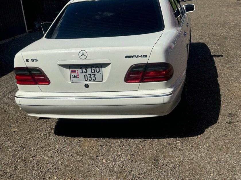 Мерседес бенц е