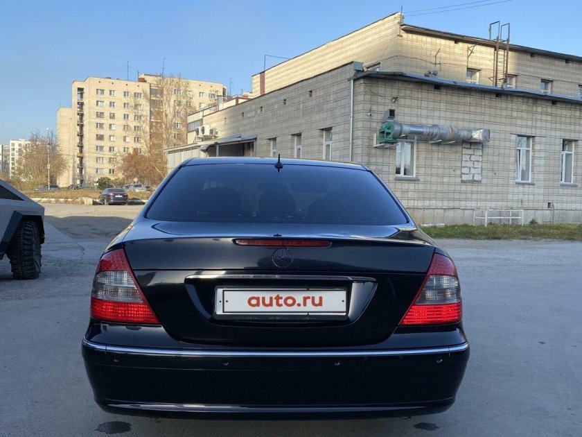 Черный мерседес бенц