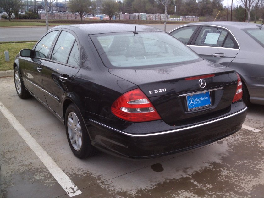 Мерседес е 320 2004