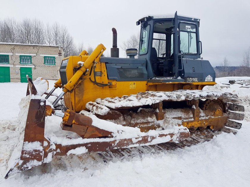 Shantui sd16 болотник