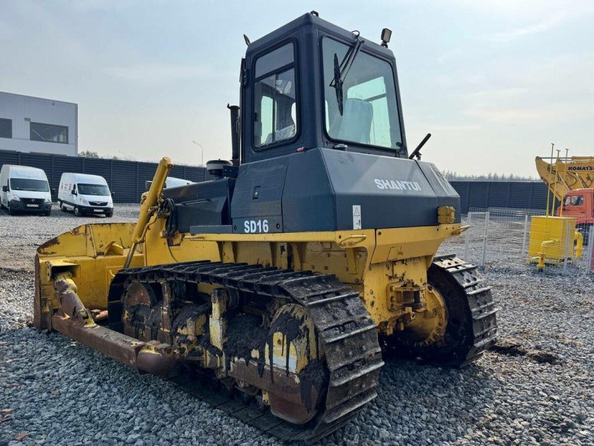 Бульдозер шантуй sd16
