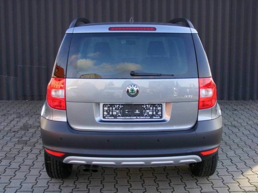 Skoda Yeti сзади