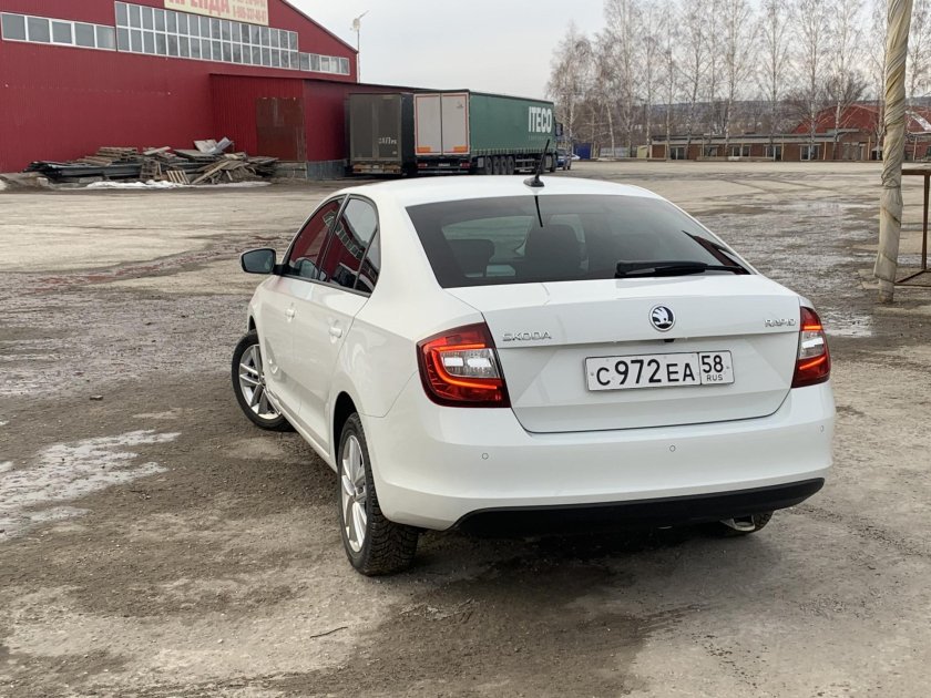 Шкода Рапид 1