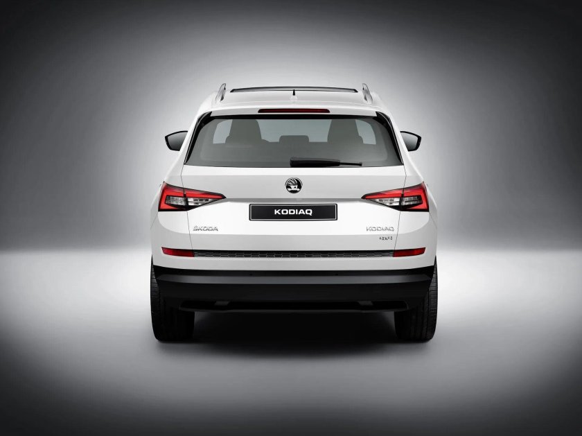 Шкода Кодиак 2018 сзади