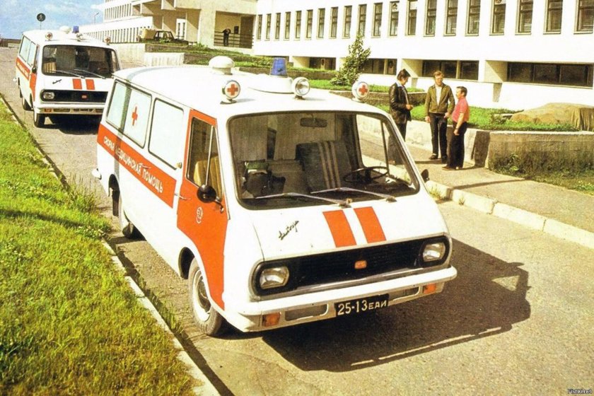 Машина РАФ 22031