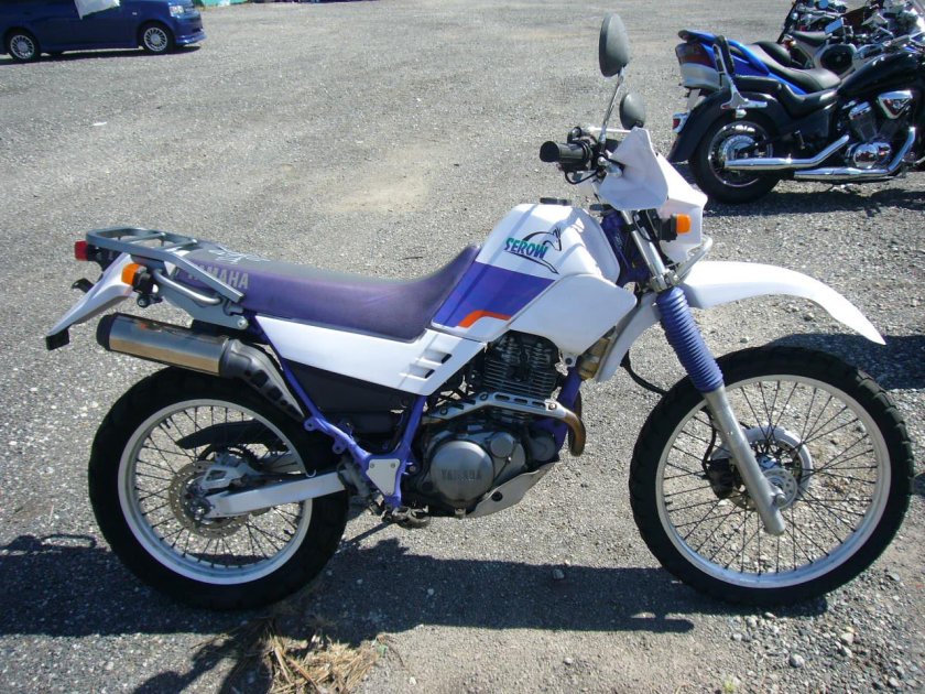 Ямаха Серов 225