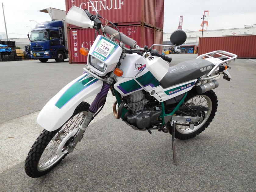 Ямаха Серов 225