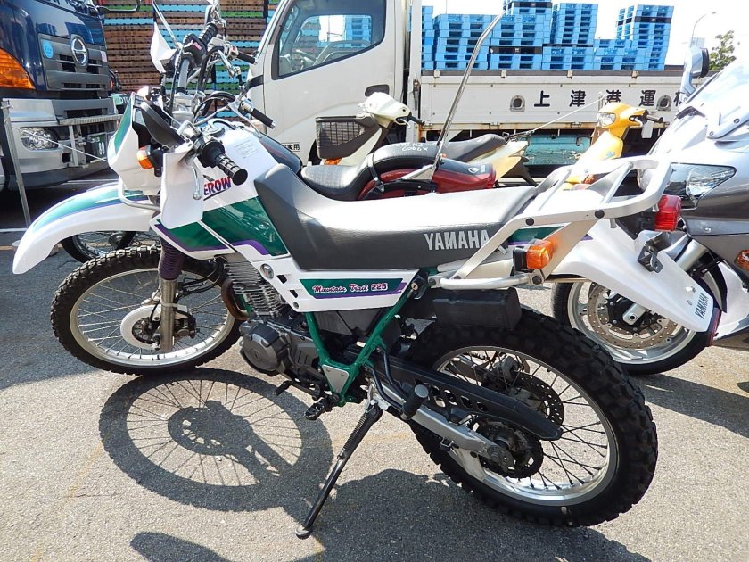 Yamaha Serow 225