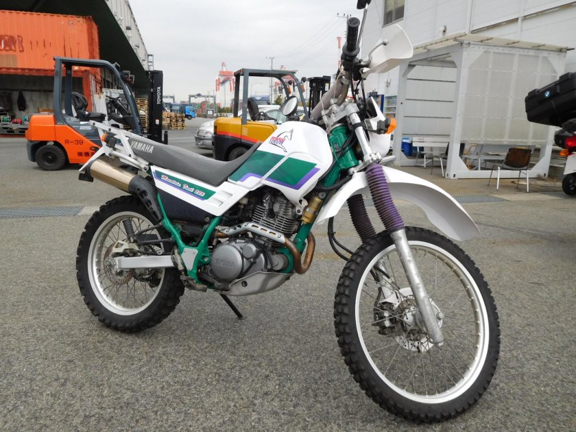 Ямаха Серов 225