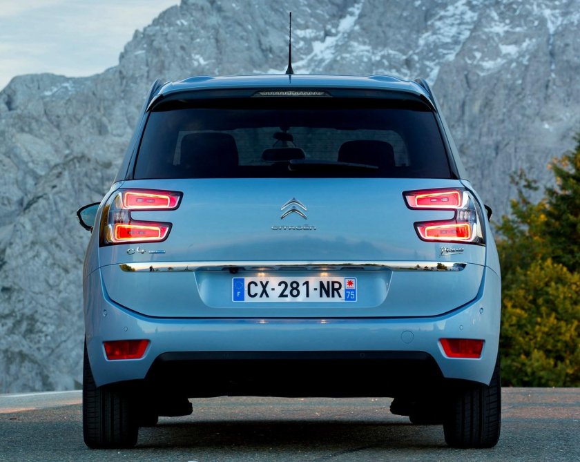 Citroen c4 Picasso 2018 сзади