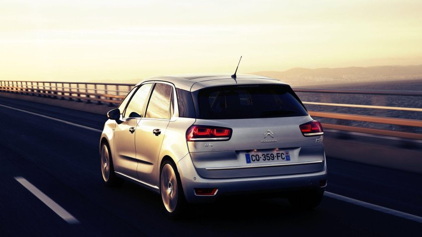 Citroen c4 Picasso 2018 сзади