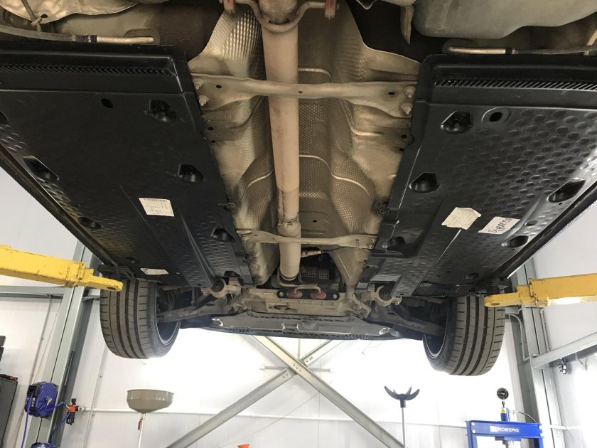 Днище Шкода Йети 1.8