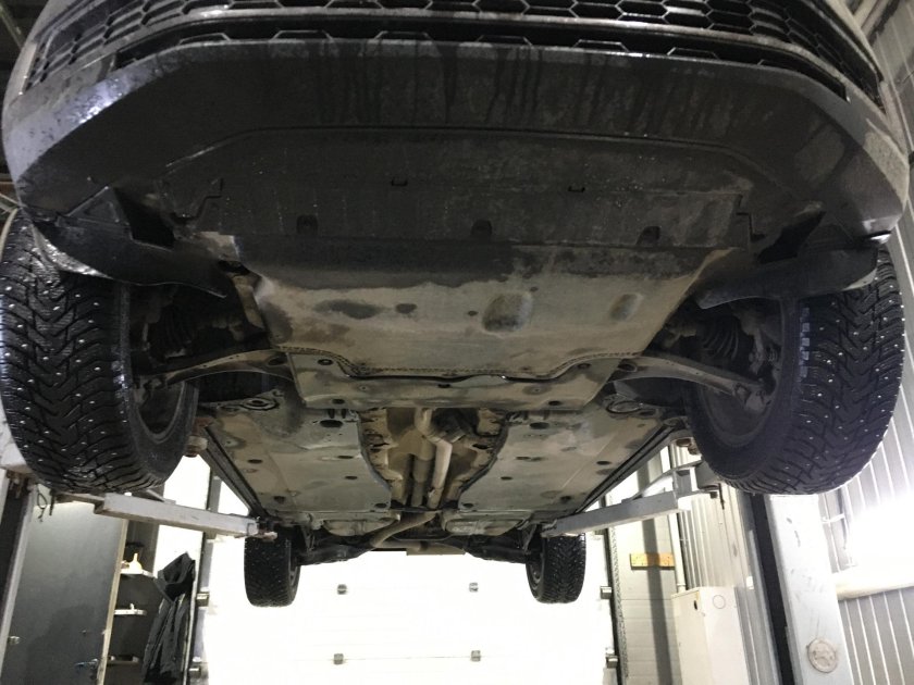 Шкода Рапид 1.4 днище