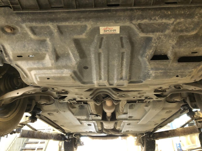 Шкода Рапид 1.4 днище