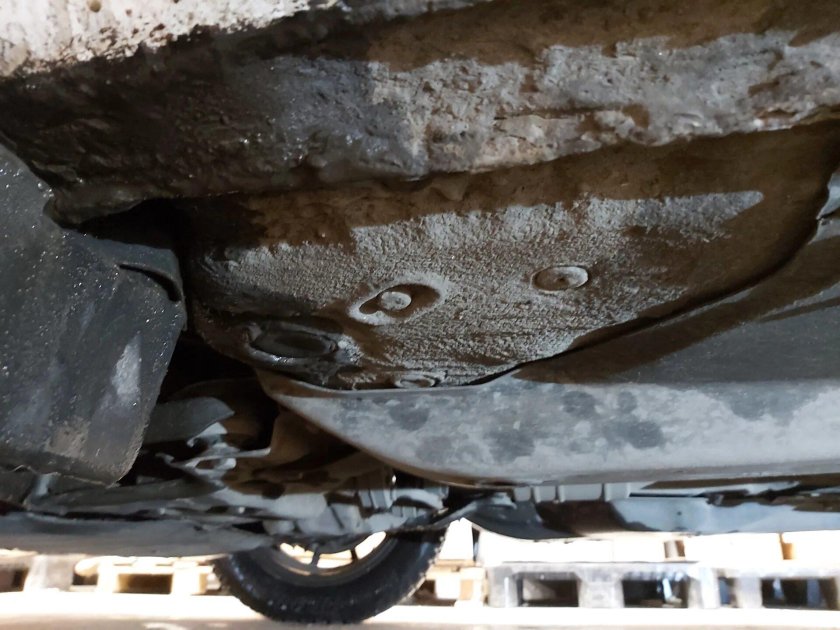 Днище Октавия а7