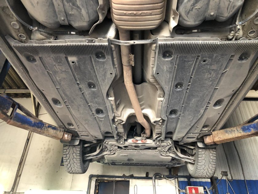 Днище Октавия а7