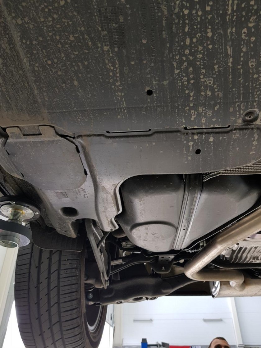 Шкода Кодиак защита днища