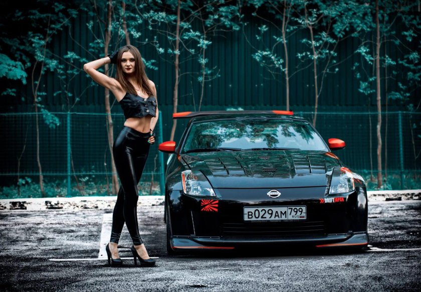 Девушка и Ниссан 350z