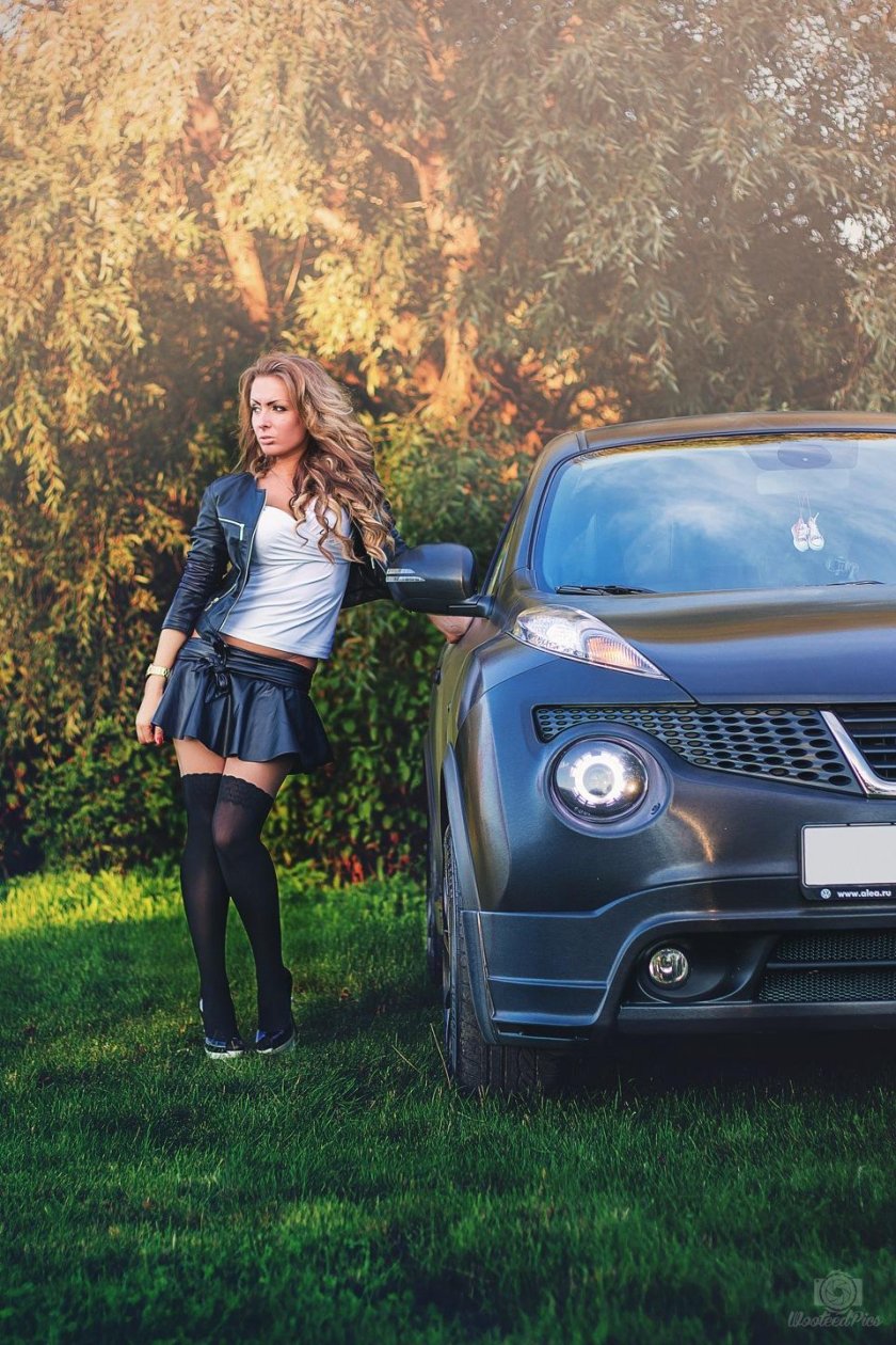 Ниссан Джук девушка