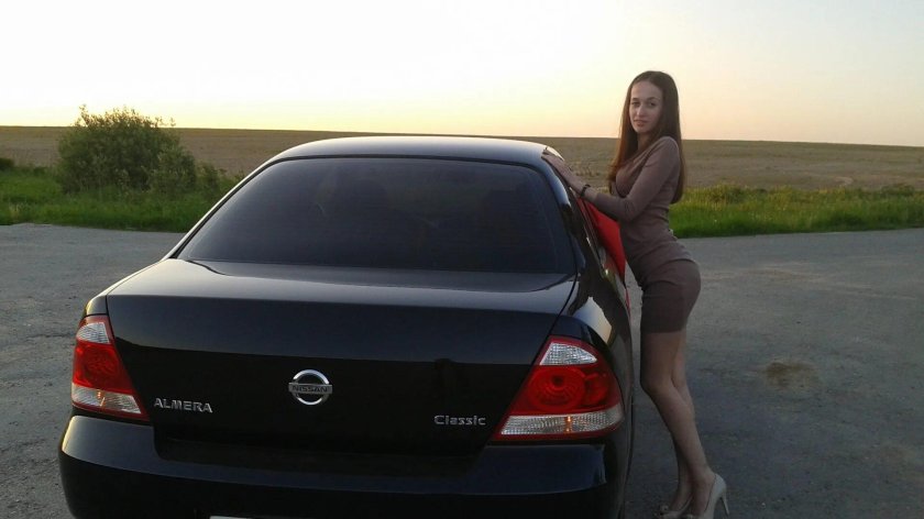 Nissan Almera Classic и девушки