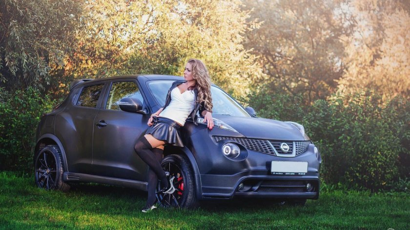 Ниссан Джук девушка