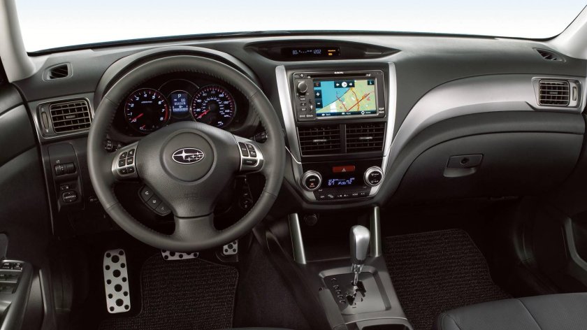 Subaru Forester 2011 салон