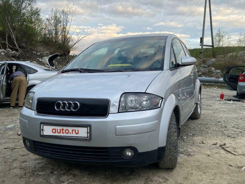 Серебристая ауди