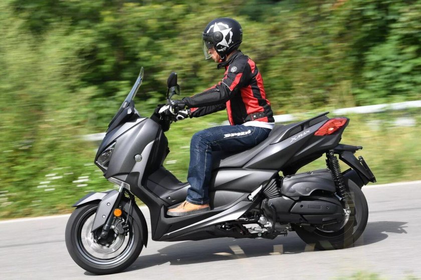 Yamaha x max