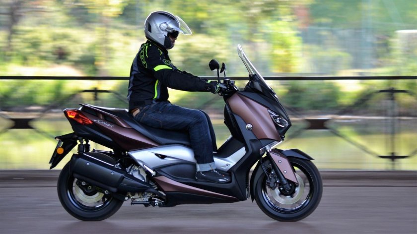 Ямаха х Макс 300