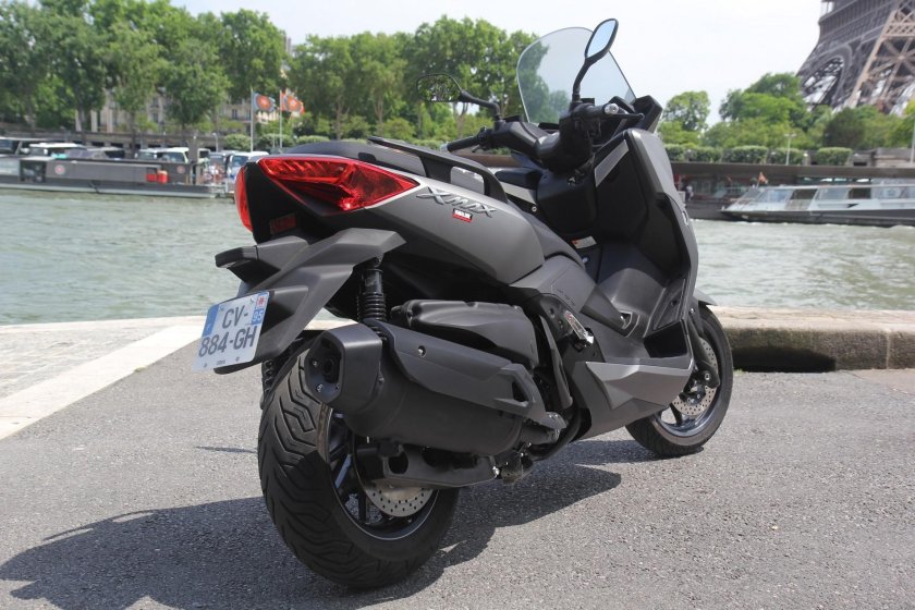 Ямаха х Макс 300